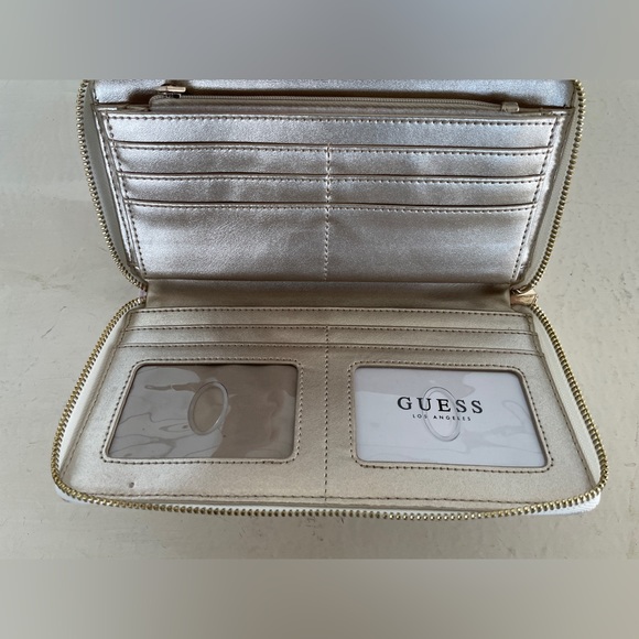 NWOT Floral Zippered Guess Wallet - Picture 5 of 12